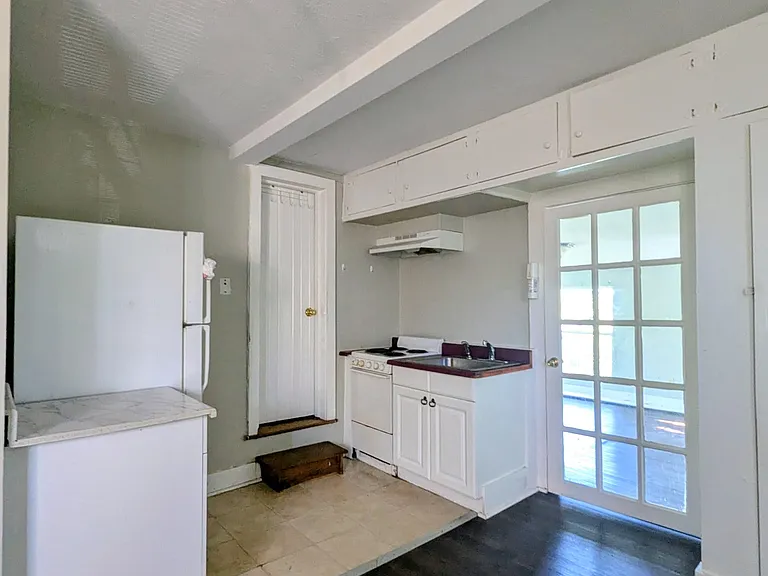 526 Fleming St #4 — Photo 3