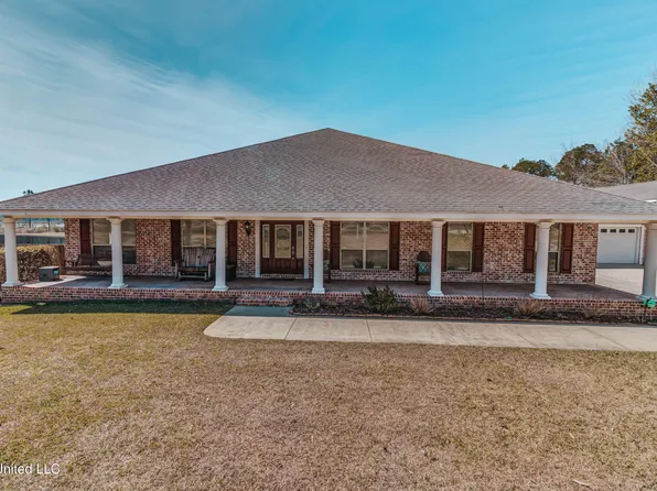 17113 Spring Lake Dr E, Vancleave, MS 39565