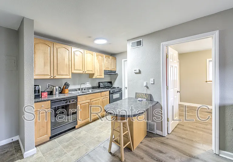 3850 Park Ave #11 — Photo 8