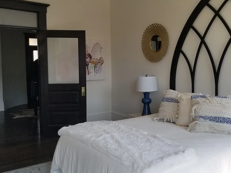 2 bed, 2.0 bath, 1600 sqft, $2,500 — Photo 54