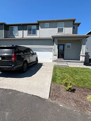 724 NE 14th Way Photo 1