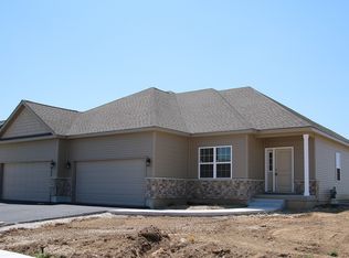 2241 Concord Dr, Sycamore, IL 60178