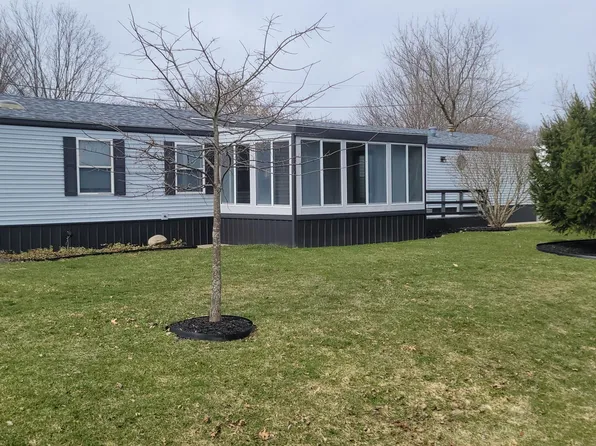 75800 Frosty Dr, Lawton, MI 49065