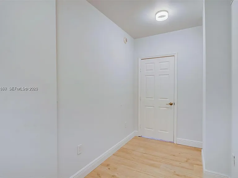 2425 SW 27th Ave #806 — Photo 19