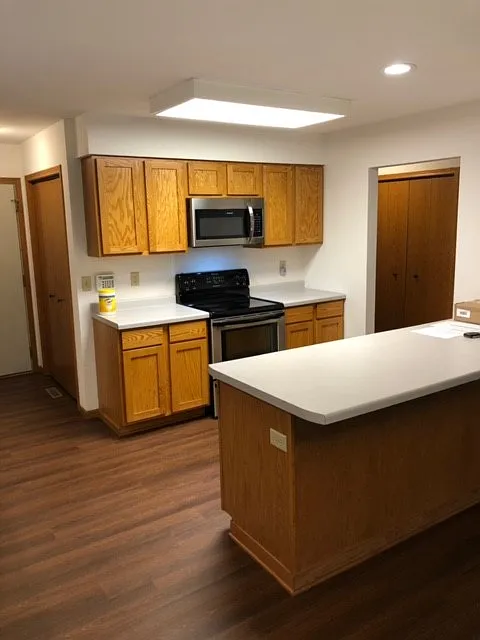 3 bed, 2.5 bath, 1716 sqft, $2,295 — Photo 3
