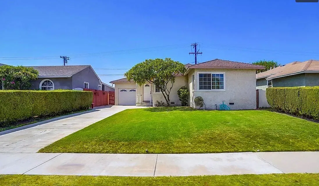 3 bed, 1200 sqft, $3,495 — Photo 1