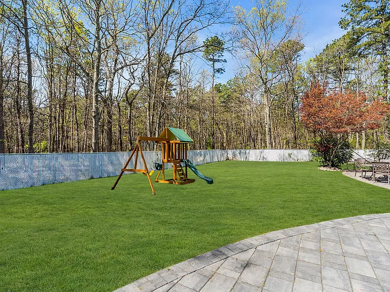 95 Erin Dr — Photo 44