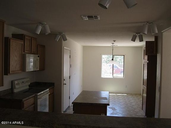 4th image of 1234 W Roosevelt Ave
