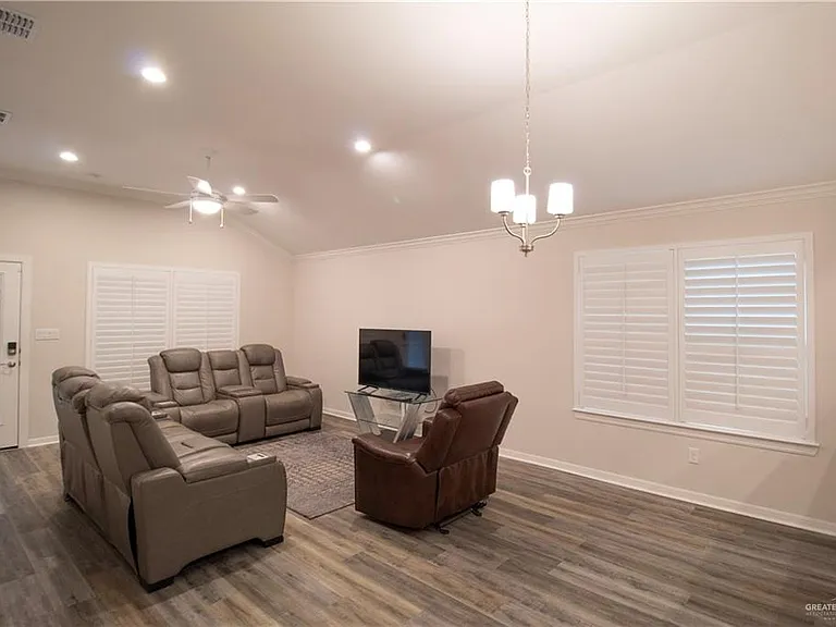 13721 Belle Ct — Photo 3