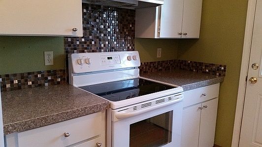 5th image of 206 W Barker St
