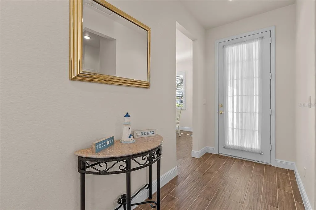 2 bed, 2.0 bath, 1492 sqft, $3,700 — Photo 3
