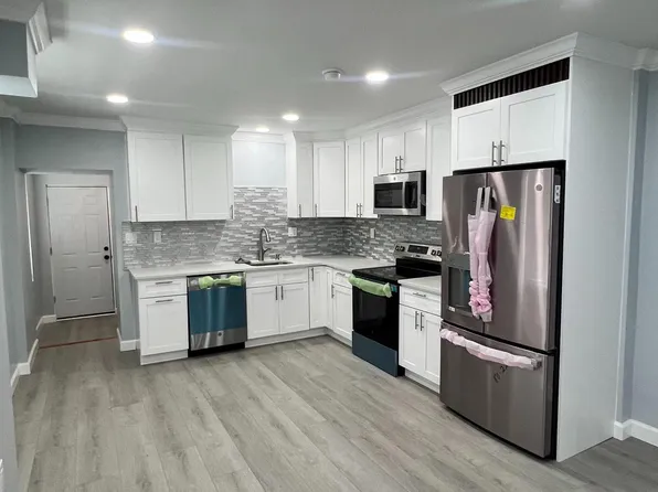 710 Lamokin St, Chester, PA 19013