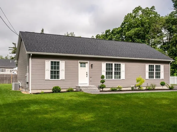 29 Pickens Avenue, Seabrook, NH 03874