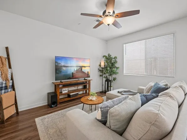 34755 Mustang Ln, Fallbrook, CA 92028