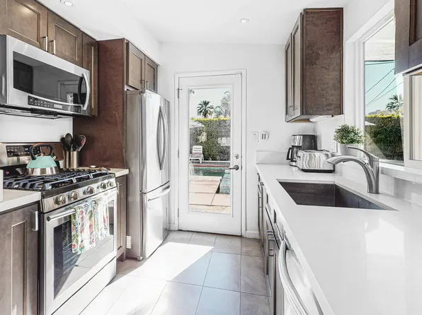 564 N Calle Rolph, Palm Springs, CA 92262