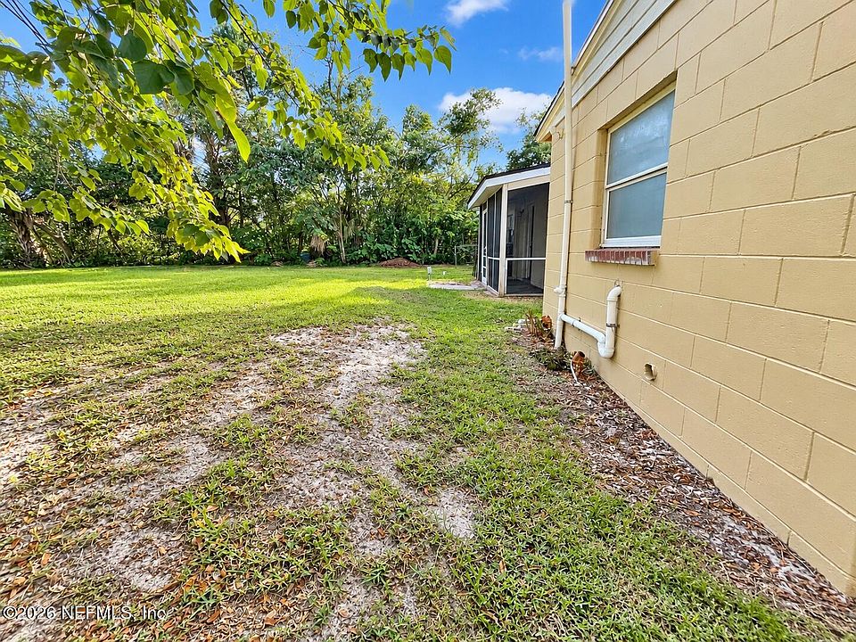 16th image of 7909 CAXTON Circle W