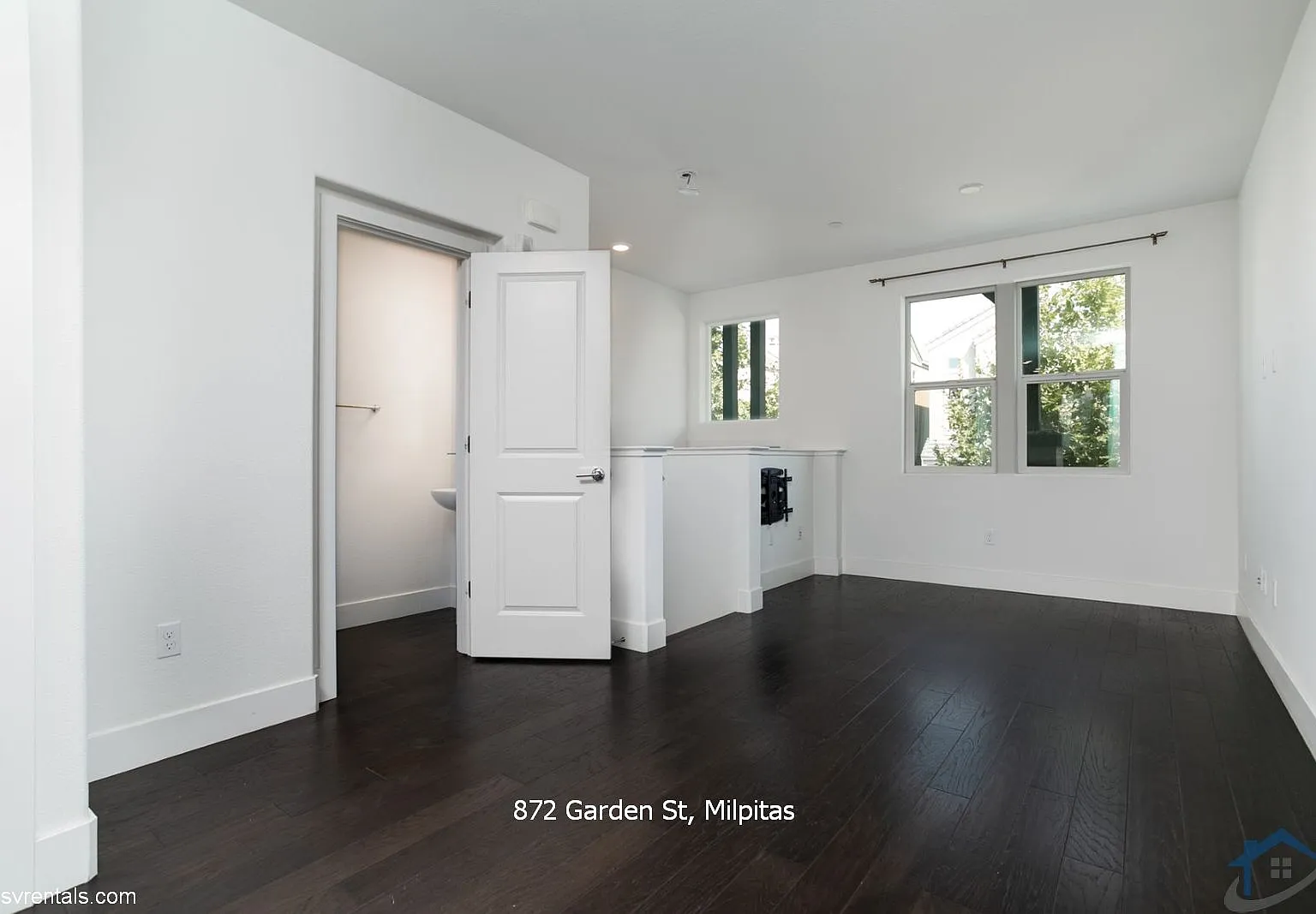 2 bed, 1.5 bath, 910 sqft, $3,450 — Photo 2