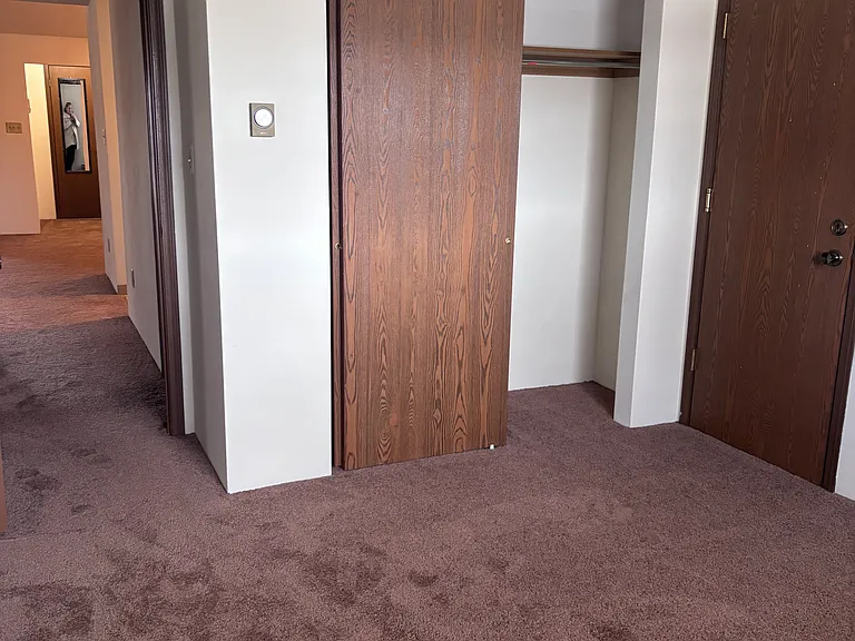 501 River Ter — Photo 8