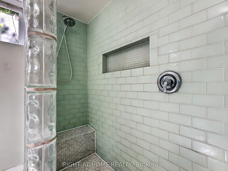 60 Westwood Dr — Photo 19
