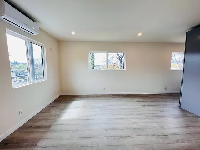 1408 Armadale Ave #2 — Photo 9