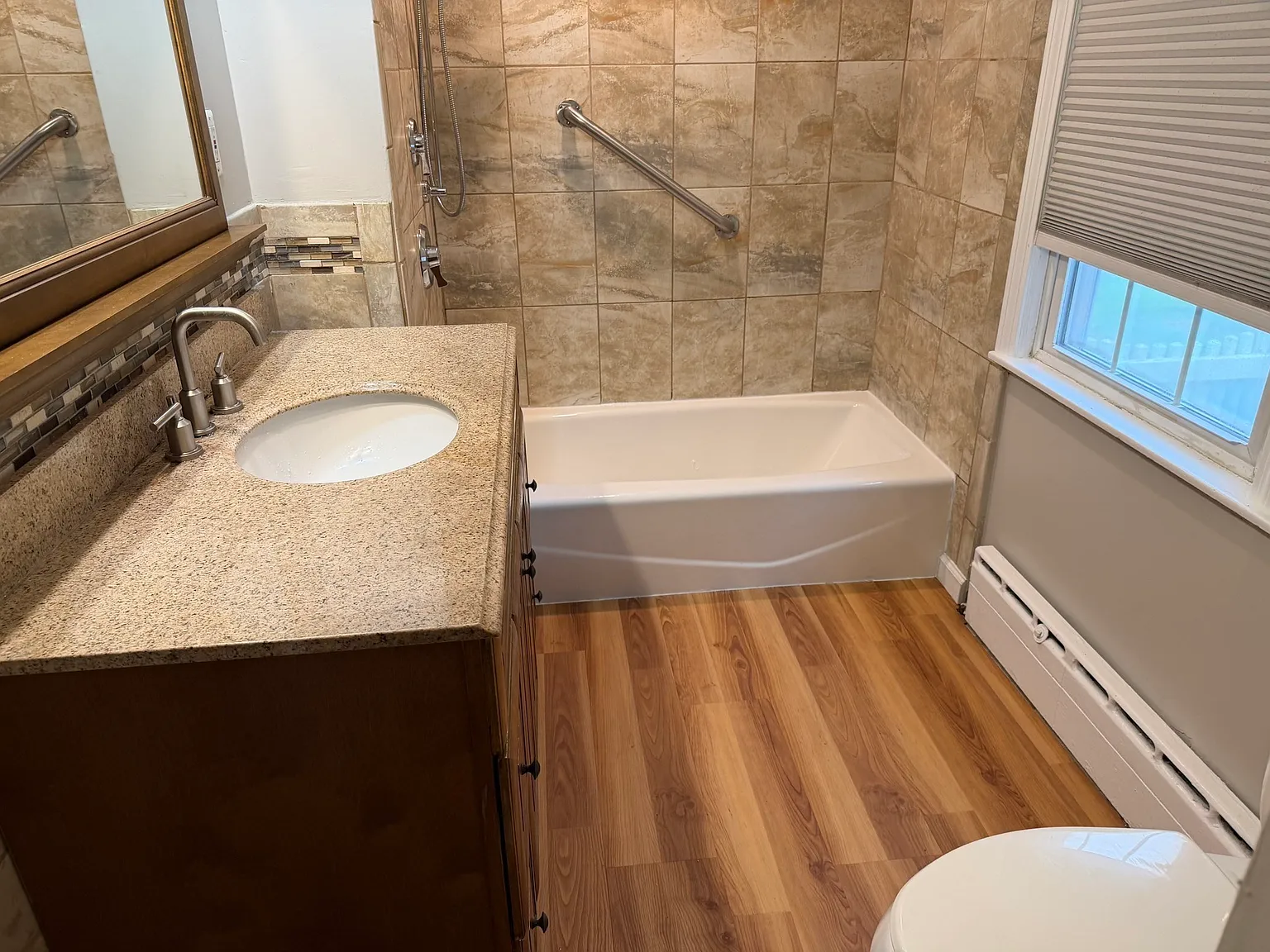 3 bed, 2.0 bath, 1356 sqft, $3,500 — Photo 2