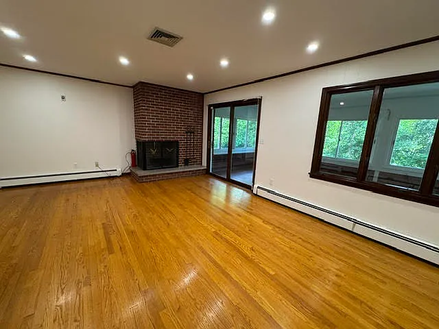 49 Chestnut Ln — Photo 3