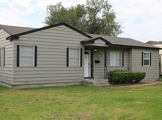438 W Scotland Dr, Irving, TX 75062
