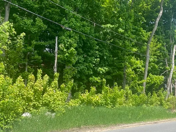 6 Monroe St, Amesbury, MA 01913