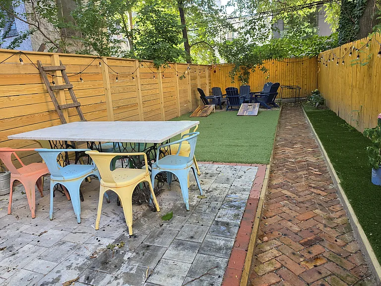 1076 Lafayette Ave #1 — Photo 3