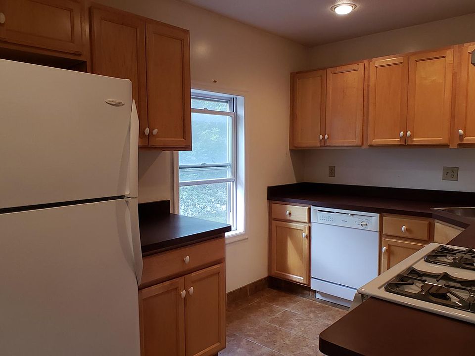 1st image of 1027 18th Ave SE Unit 3