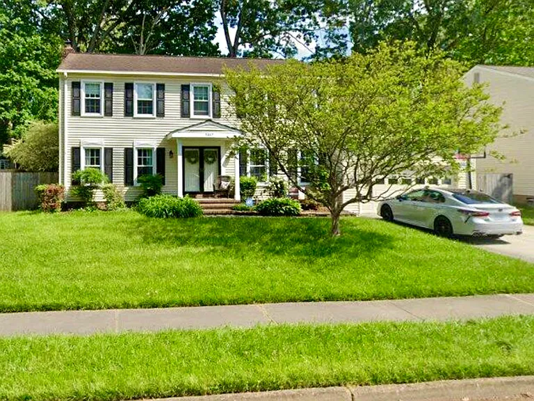 Stewart Dr — Photo 1