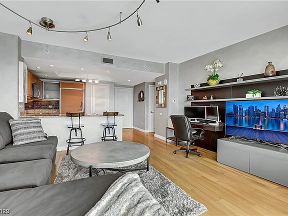 5th image of 322 Karen Ave Unit 2904