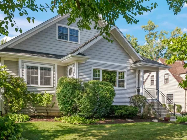 425 W 2nd St, Elmhurst, IL 60126