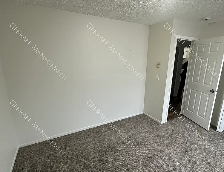 4430 E Mount Morris Rd — Photo 6