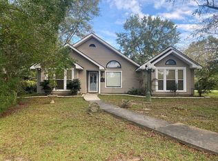 801 E Lakeshore Dr, Carriere, MS 39426