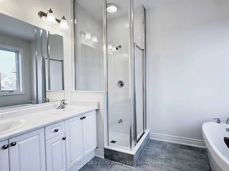 9 Saint Ives Cres — Photo 19