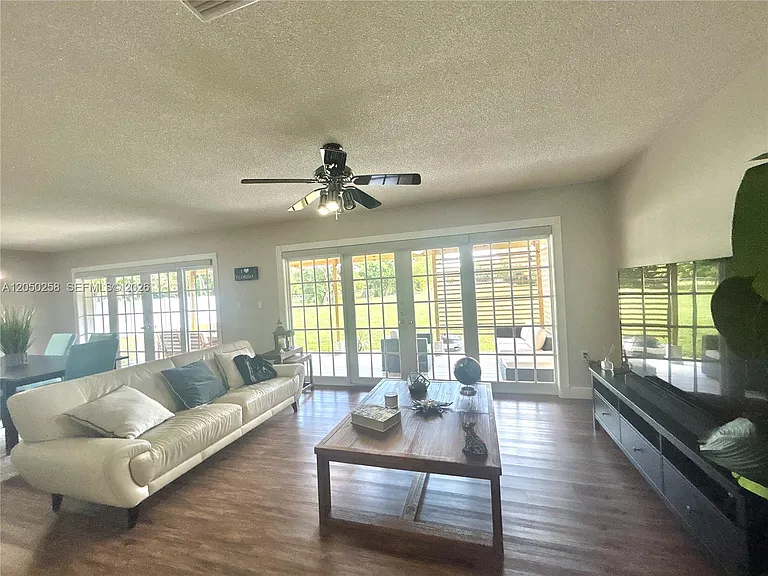 416 Bayberry Dr — Photo 15