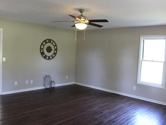 4th image of 70 Thoroughbred Ln