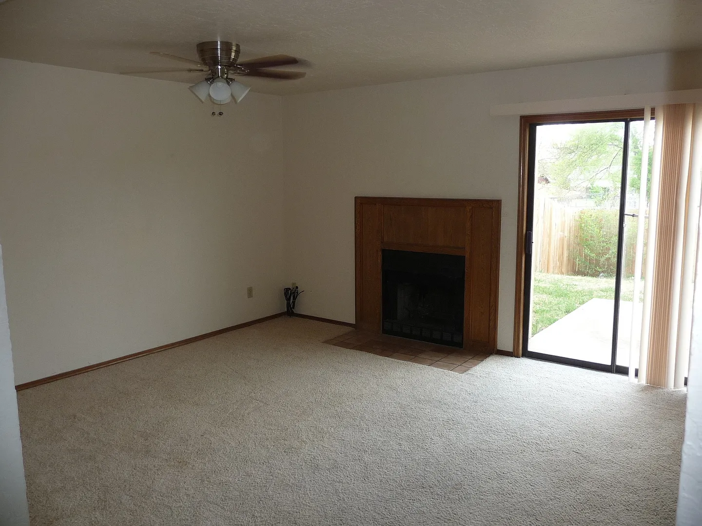 Close to Fort Sill, large laundry room — Photo 2