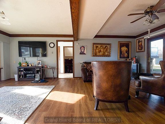 5th image of 2208 Viking Rd
