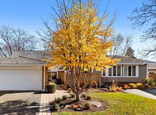 56 Briarwood Ln, Oak Brook, IL