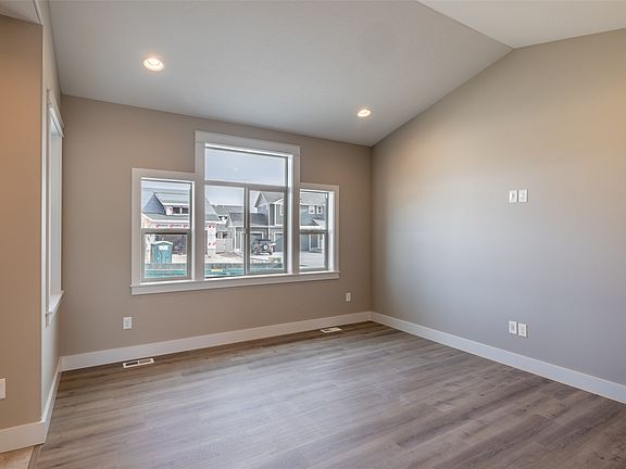 5th image of 2759 Lone Chief Loop