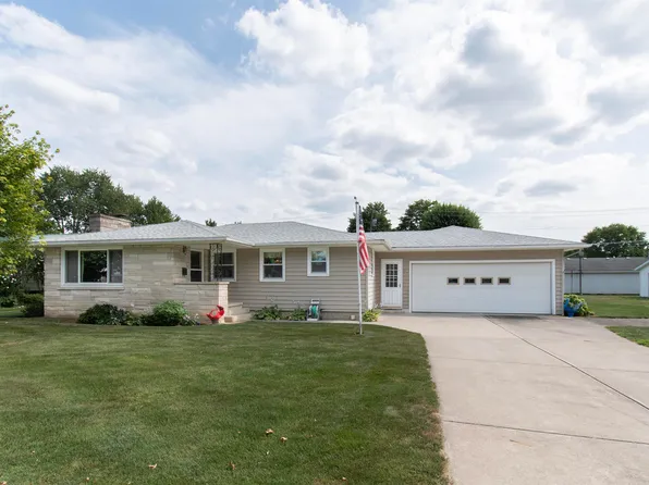 912 E Hazel St, Albion, IN 46701