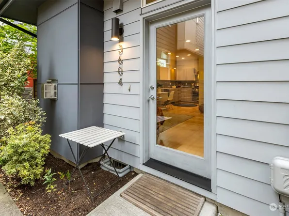 3604 S Charlestown Street, Seattle, WA 98144