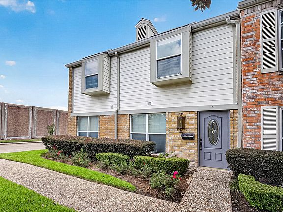 4th image of 10383 Briar Forest Dr