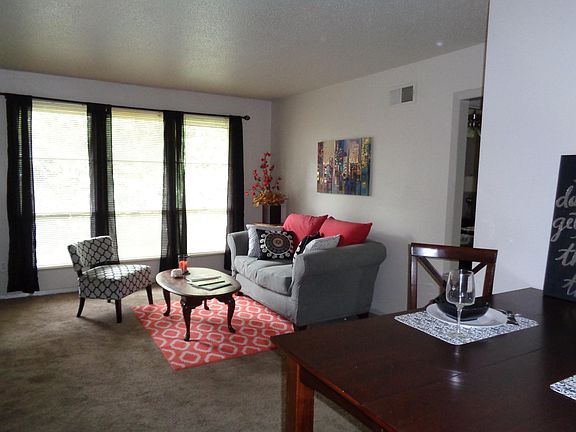 3rd image of 605 Cadraca Dr APT 18