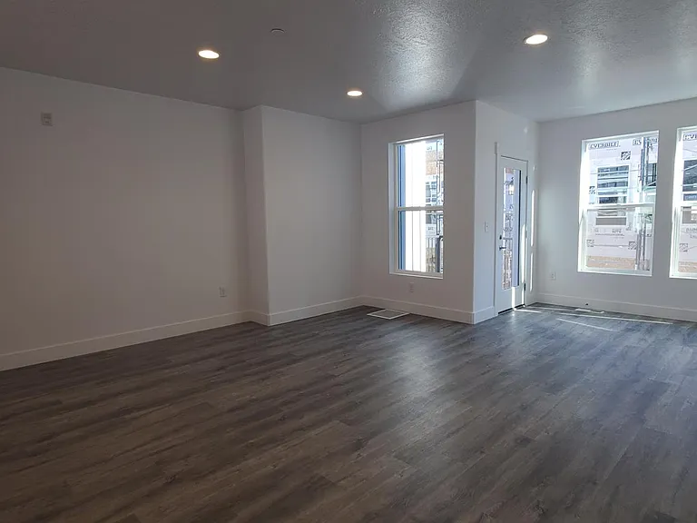 3841 W Mossmorran Ln — Photo 6