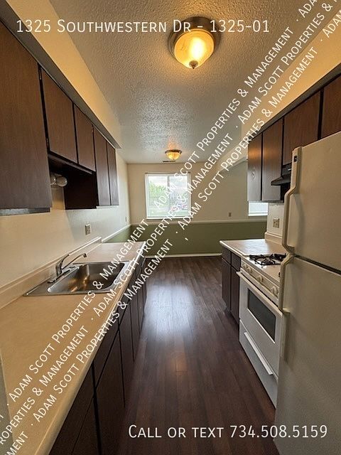 1st image of 1325 Southwestern Dr APT 1