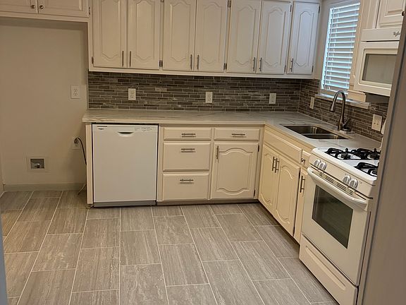 3rd image of 13230 Nestle Dr
