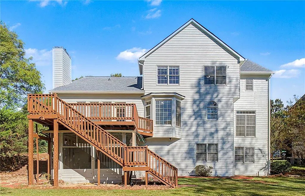 4 bed, 3.5 bath, 2707 sqft, $2,500 — Photo 3